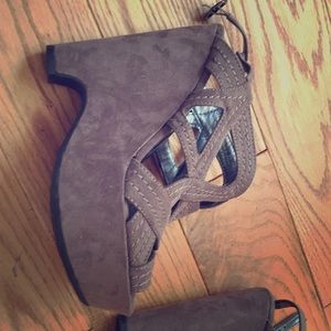Carlos Wedge sandals